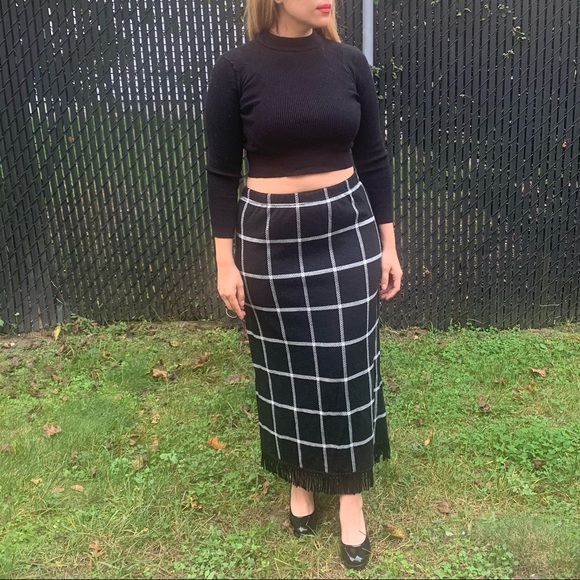 Welcome to my closet - Picture 2 of 4